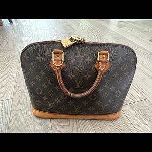 Louis Vuitton Alma PM
